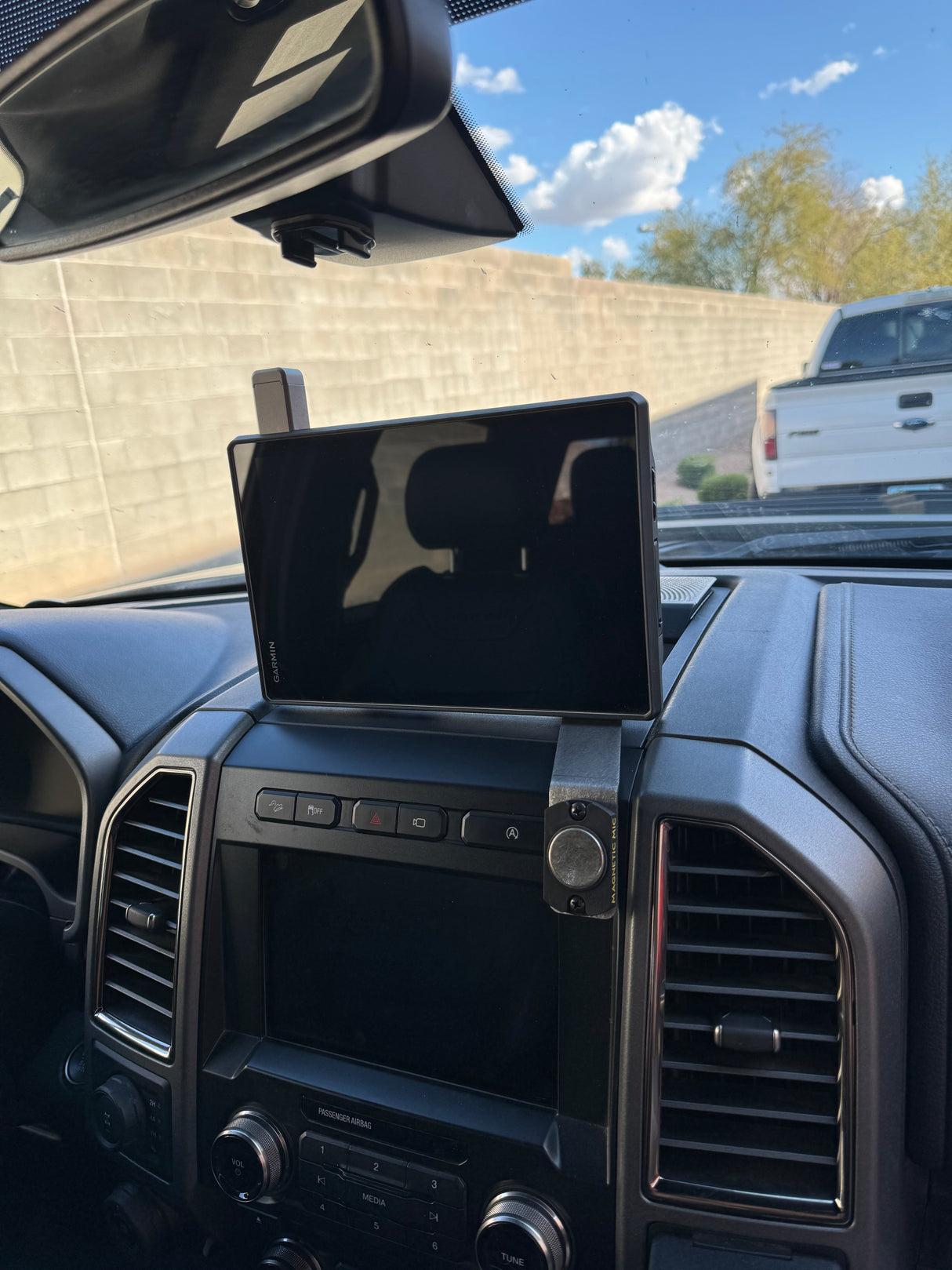 Gen 2 Raptor / F150 / Super Duty - Center Dash Fold Down GPS Mount (Garmin TREAD XL)