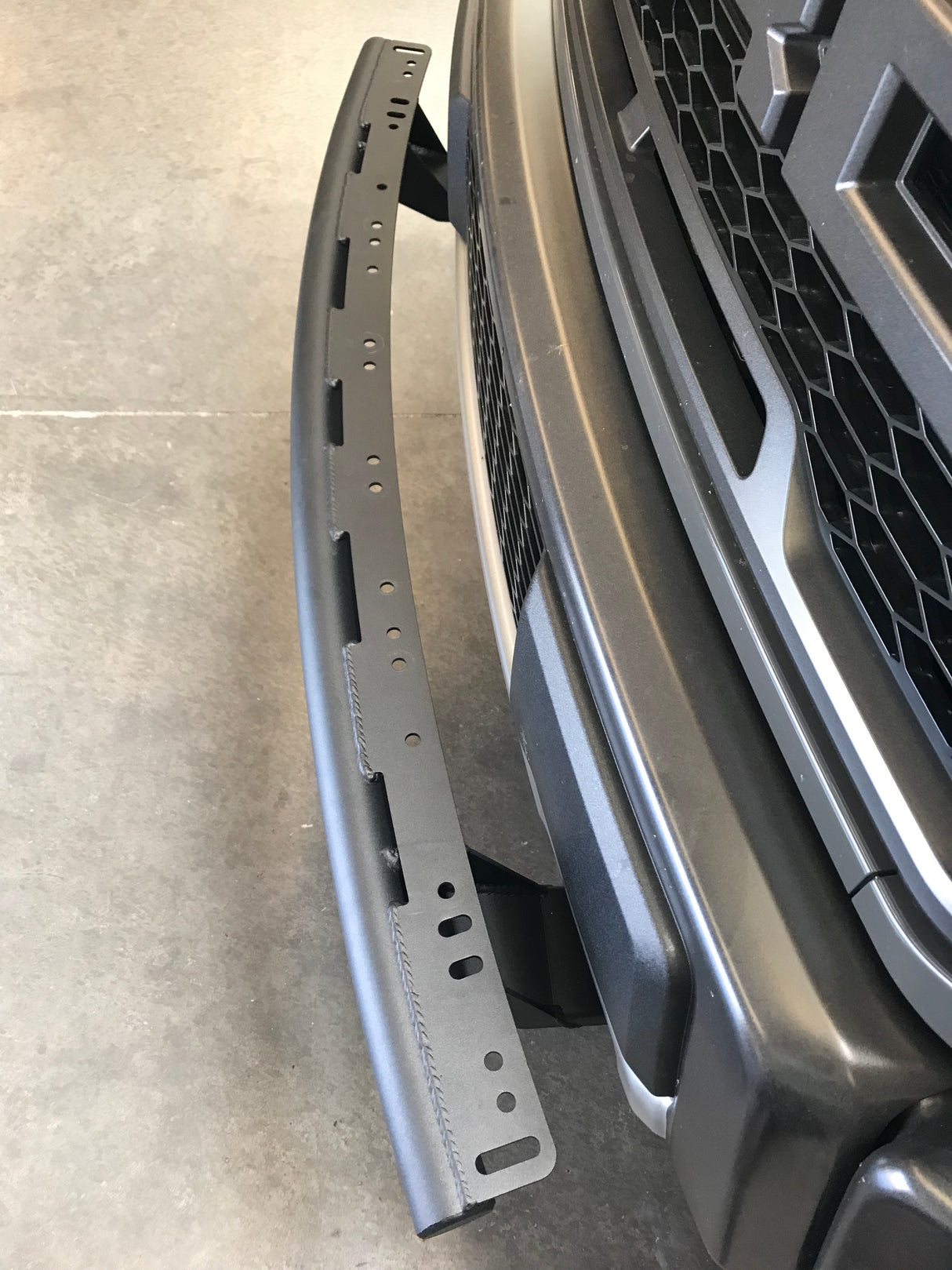 (2015+ F150 & 2017+ Raptor ) Single Tube Light Mount - stock bumper